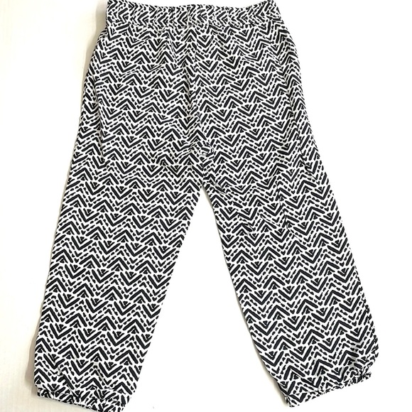 Old Navy Toddler Girl Geometric Crepe-Type Pants, Size 3T - Picture 5 of 5